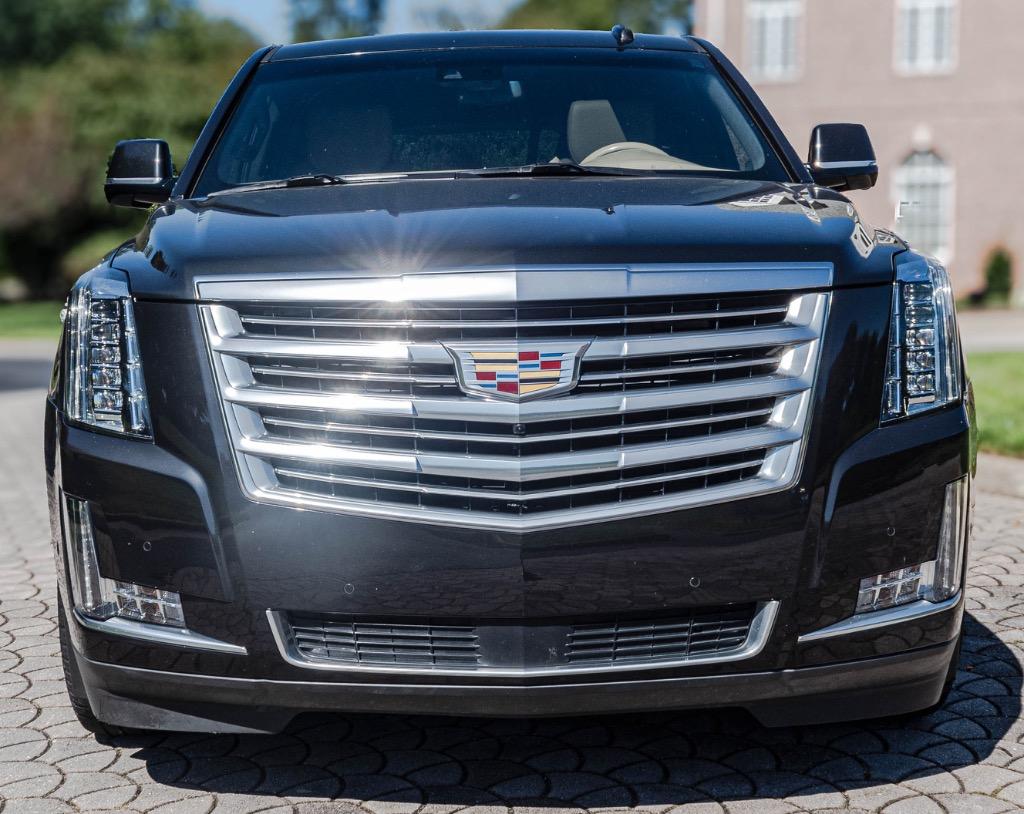 2019 Cadillac Escalade Platinum's photo